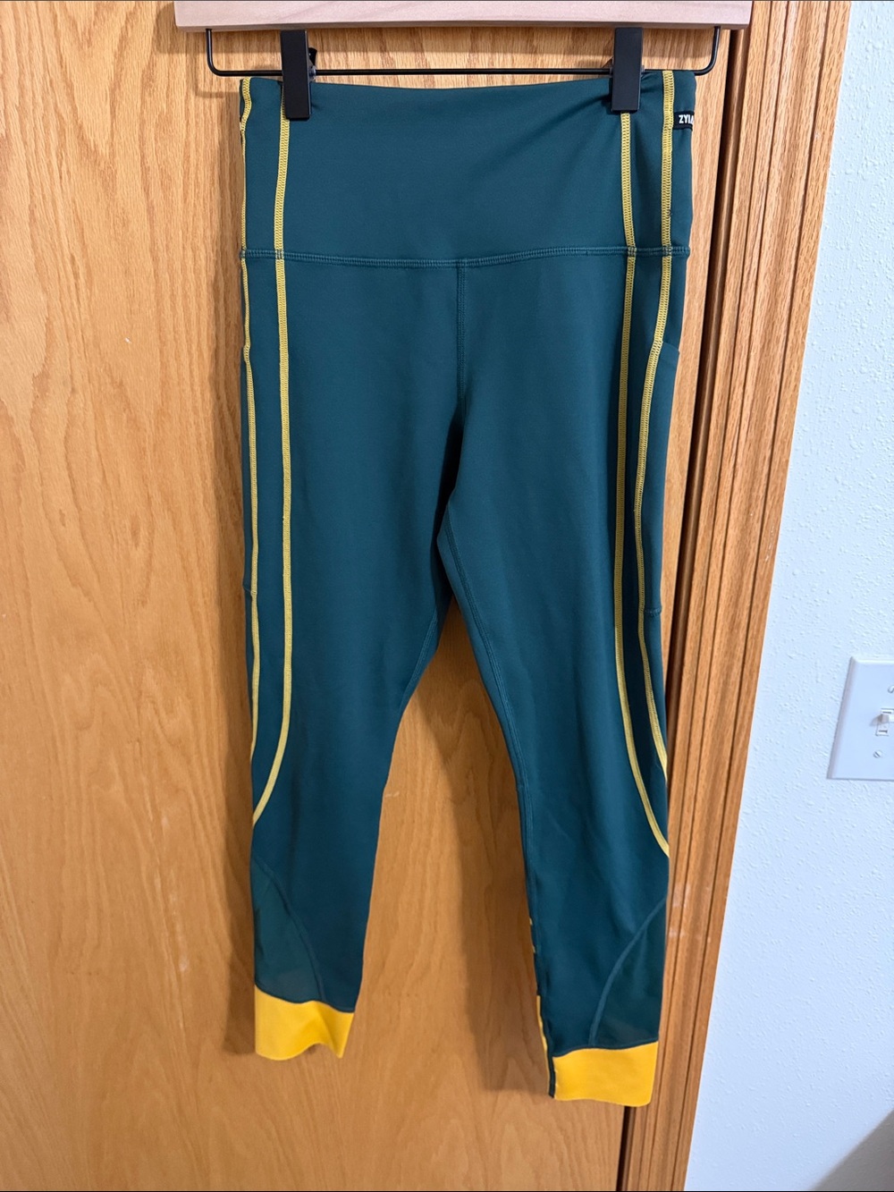 🎉Packers colors🎉High-Waist Green Leggings with Yellow Trim